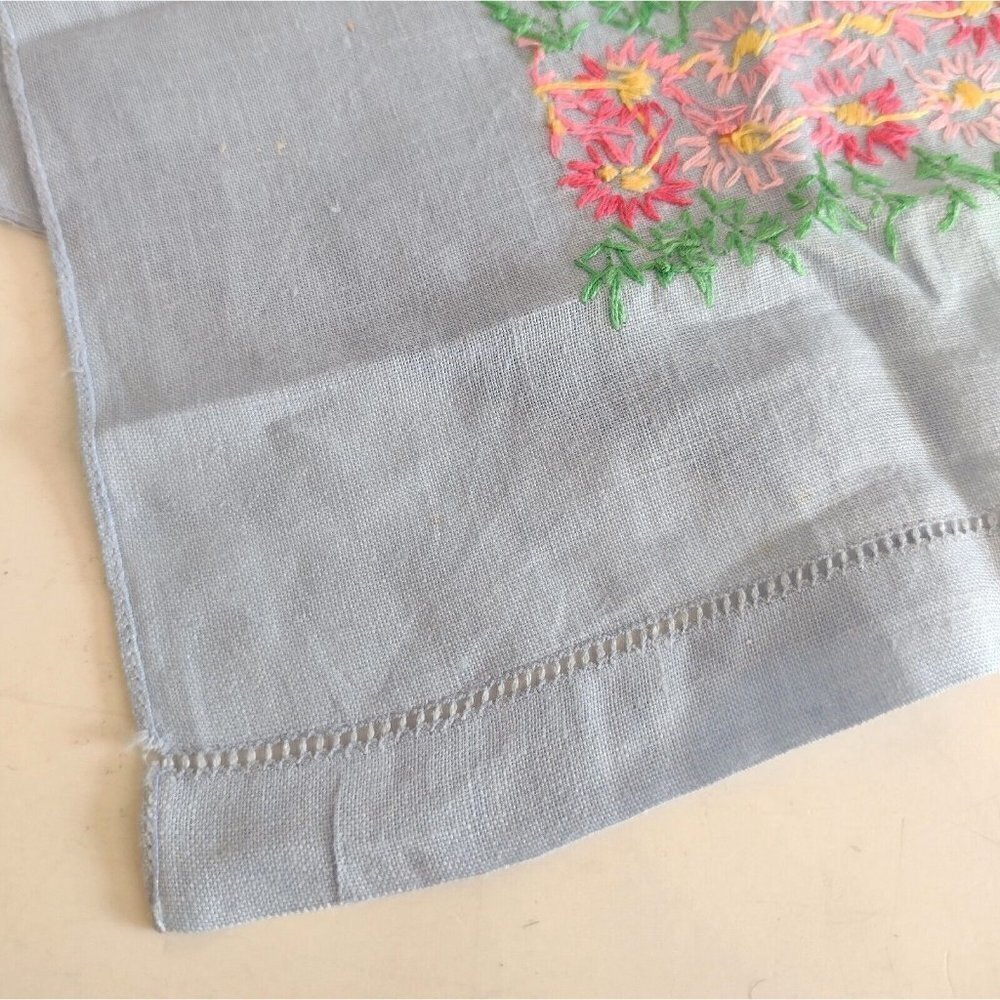Vintage Dresser Scarf Embroidered Daisies Pink Light Blue 11 X 20 - Picture 4 of 6